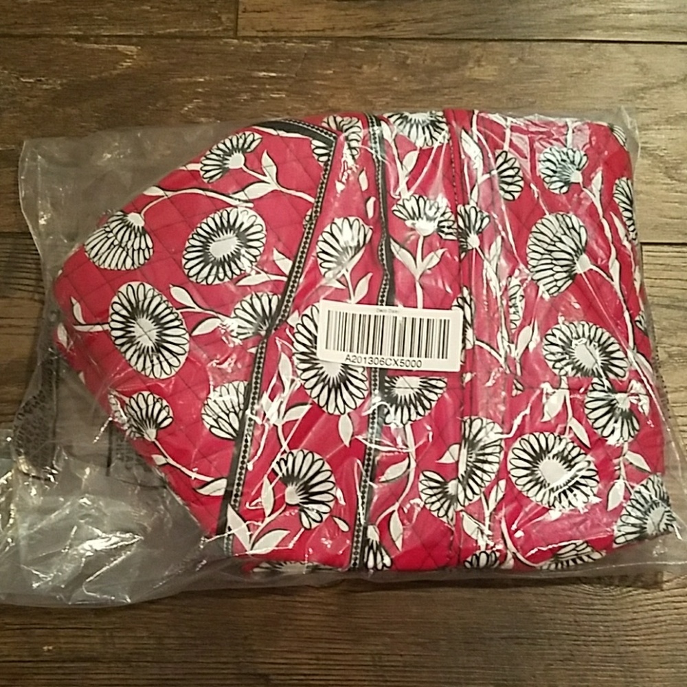 BNIB Vera Bradley Large Duffel Bag